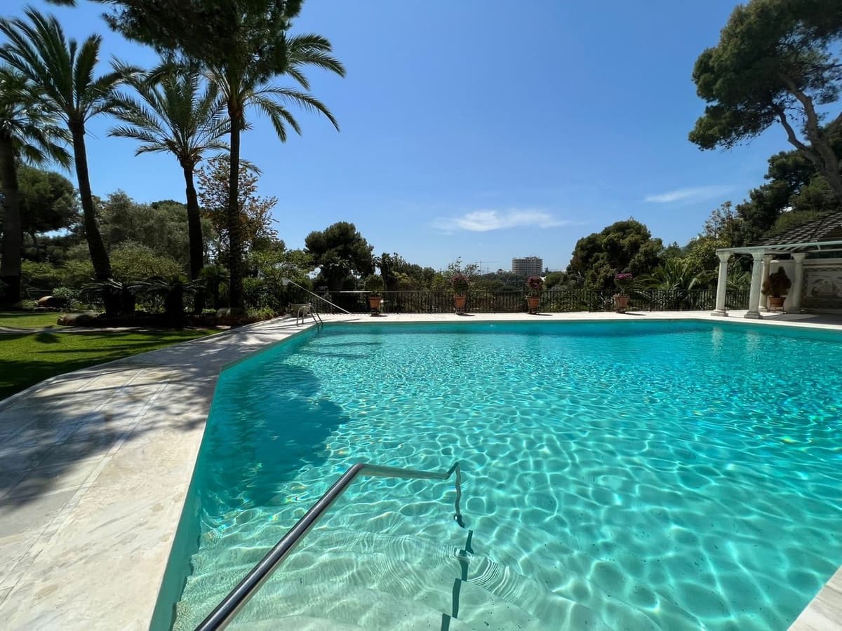 6 soverom Villa til salgs i Rio Real med garasje - € 2 890 000 (Ref: 9548844)