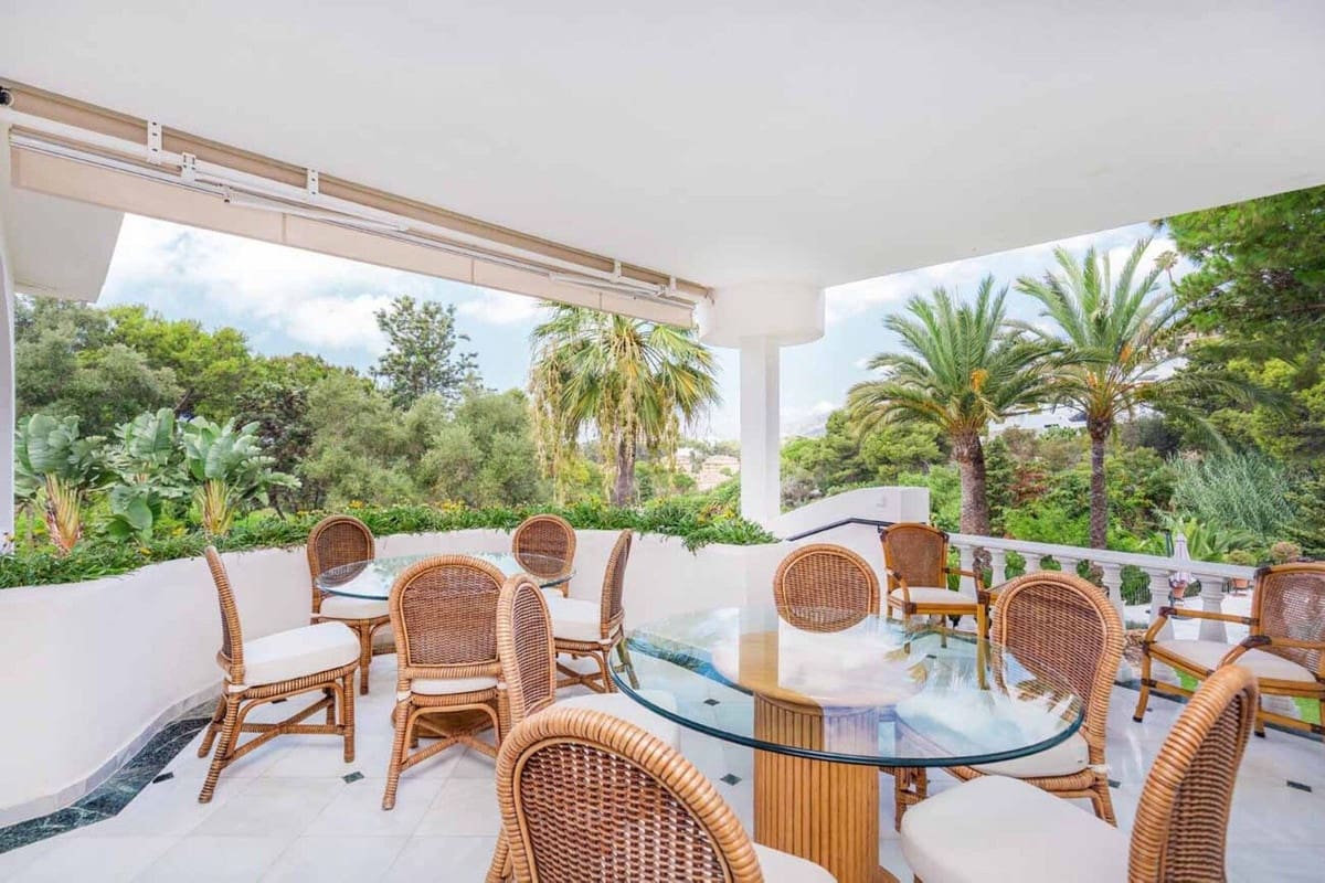 6 soverom Villa til salgs i Rio Real med garasje - € 2 890 000 (Ref: 9548844)