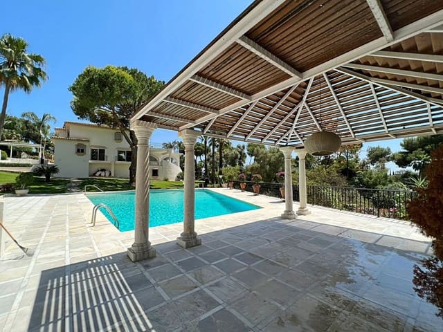 6 soveværelse Villa til salg i Río Real, Marbella med garage - € 2.890.000 (Ref: 9548844)