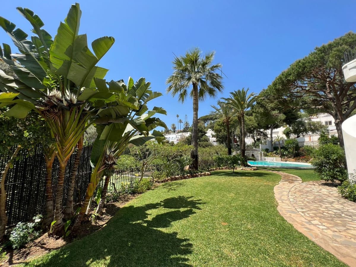 6 soverom Villa til salgs i Rio Real med garasje - € 2 890 000 (Ref: 9548844)