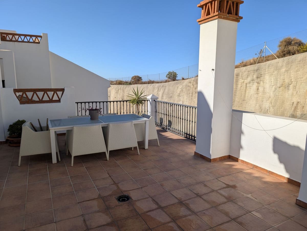 2 bedroom Apartment for sale in Calahonda with garage - € 439,000 (Ref: 9563725)