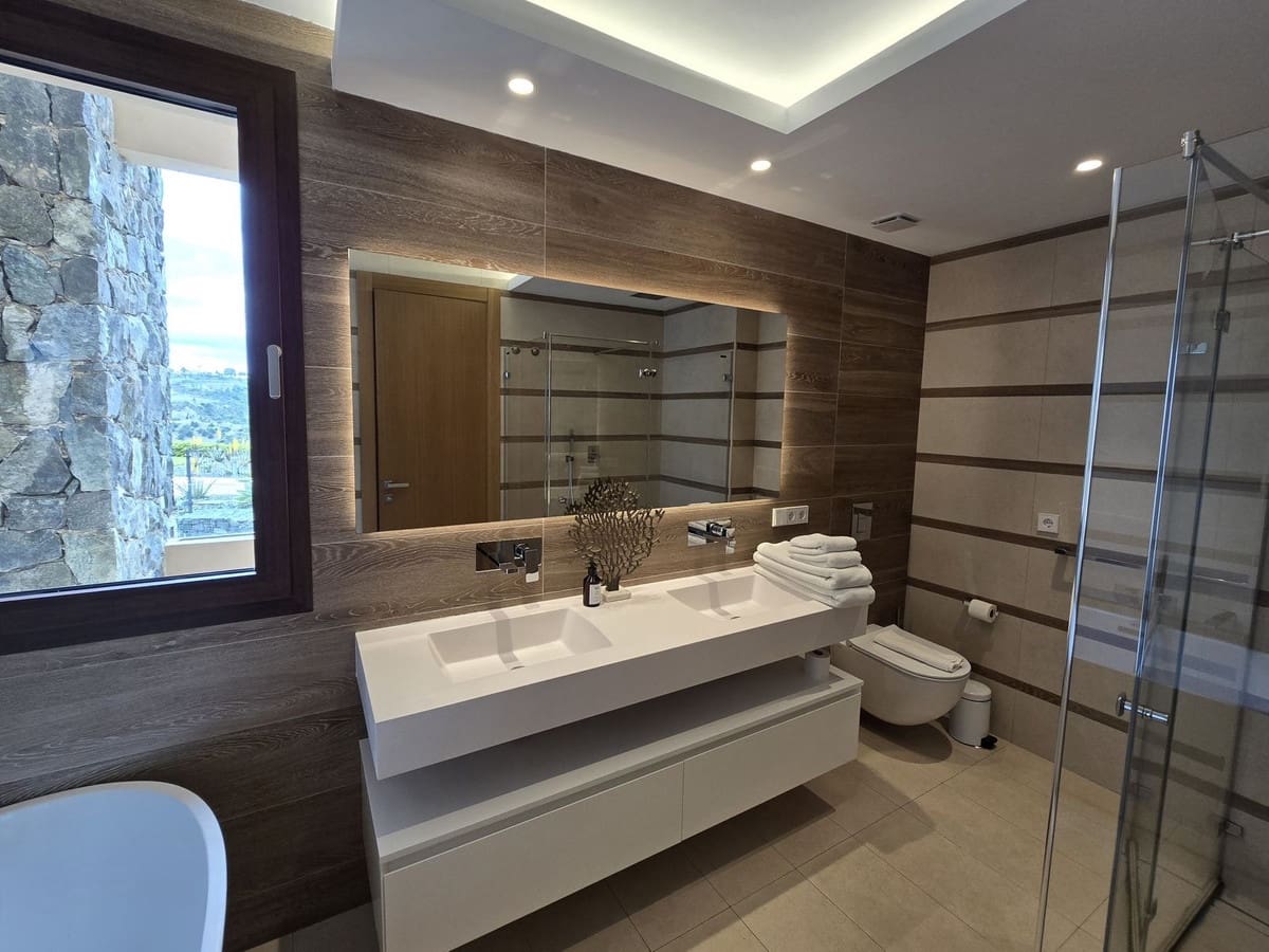 3 sypialnia Apartament na sprzedaż w Benahavis - 1 299 000 € (Ref: 9614183)