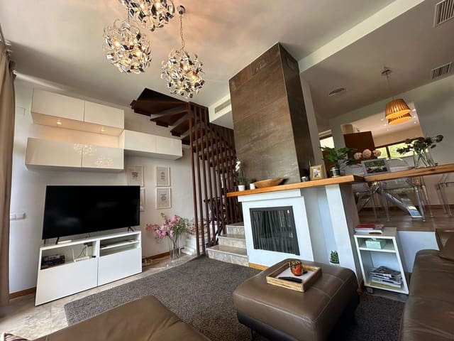 3 sypialnia Dom na sprzedaż w New Golden Mile, Estepona - 485 000 € (Ref: 9614184)