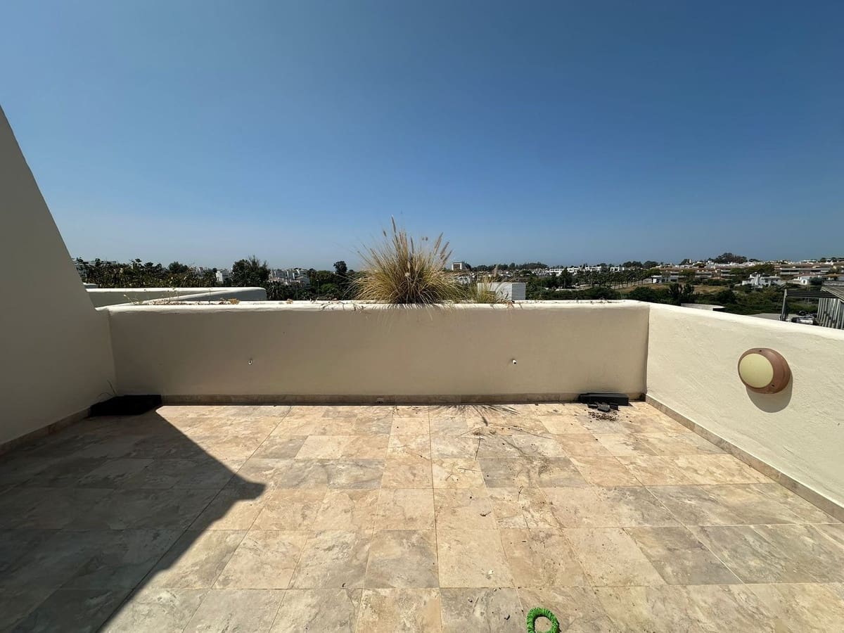 3 quarto Casa em Banda para venda em New Golden Mile - 485 000 € (Ref: 9614184)