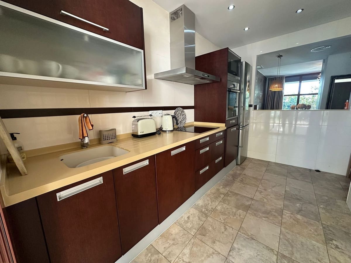 3 quarto Casa em Banda para venda em New Golden Mile - 485 000 € (Ref: 9614184)