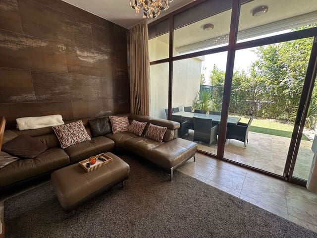 3 sypialnia Dom na sprzedaż w New Golden Mile, Estepona - 485 000 € (Ref: 9614184)