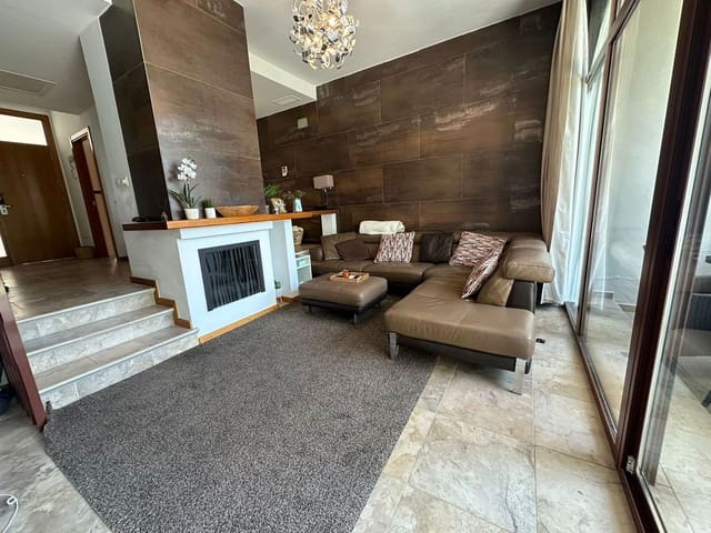 3 sypialnia Dom na sprzedaż w New Golden Mile, Estepona - 485 000 € (Ref: 9614184)