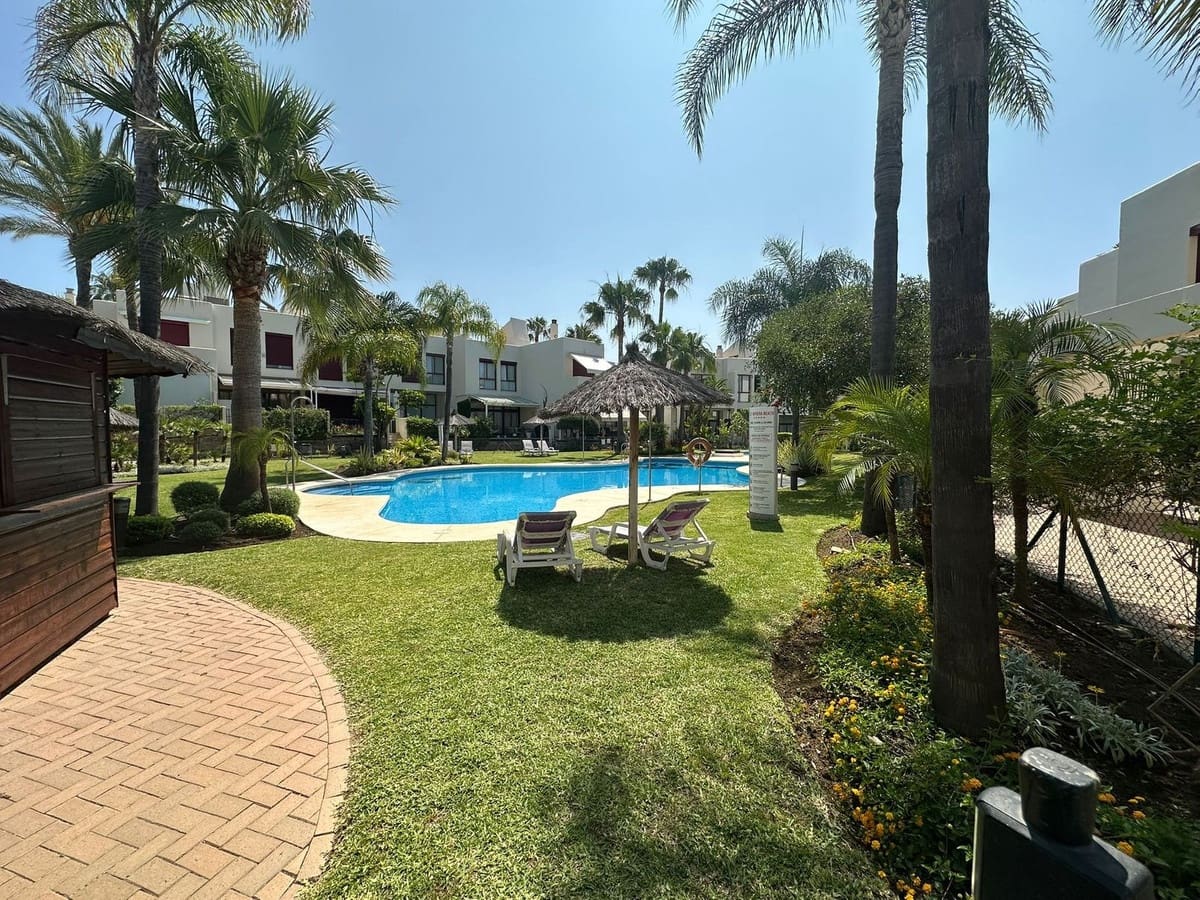 3 quarto Casa em Banda para venda em New Golden Mile - 485 000 € (Ref: 9614184)