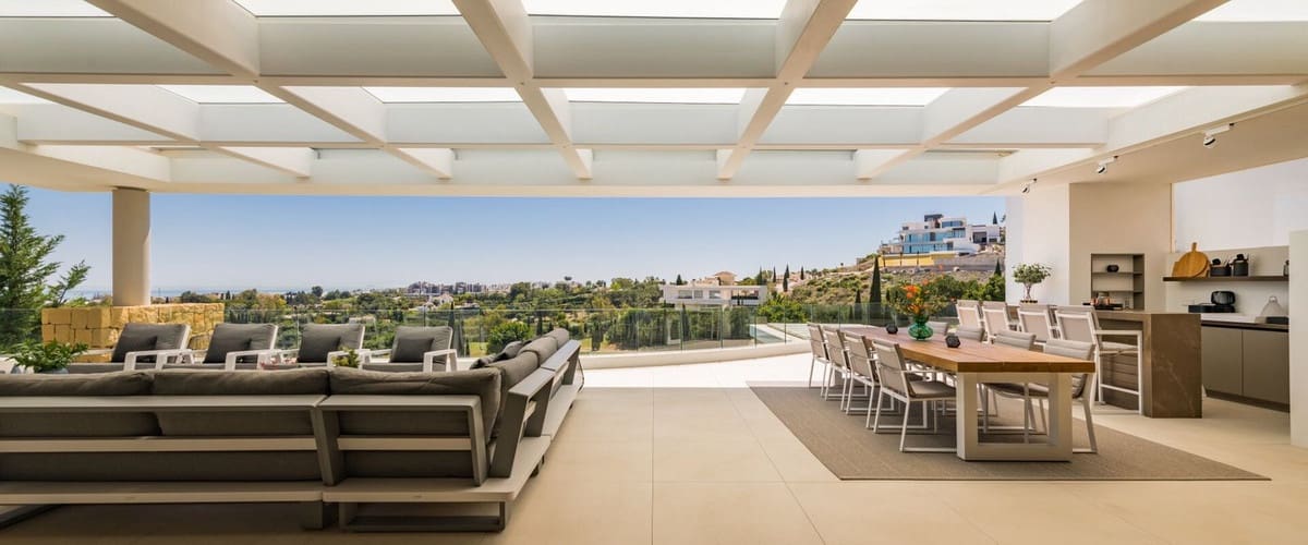 5 bedroom Villa for sale in Benahavis with garage - € 6,250,000 (Ref: 9614185)