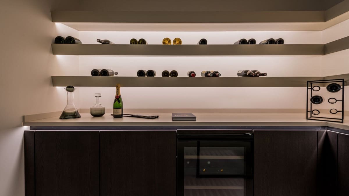 5 bedroom Villa for sale in Benahavis with garage - € 6,250,000 (Ref: 9614185)