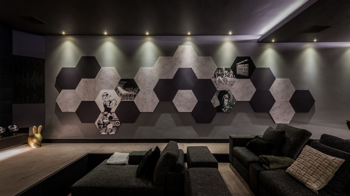 5 bedroom Villa for sale in Benahavis with garage - € 6,250,000 (Ref: 9614185)