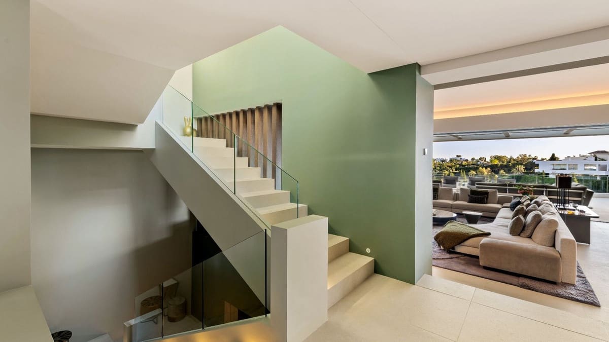 5 bedroom Villa for sale in Benahavis with garage - € 6,250,000 (Ref: 9614185)