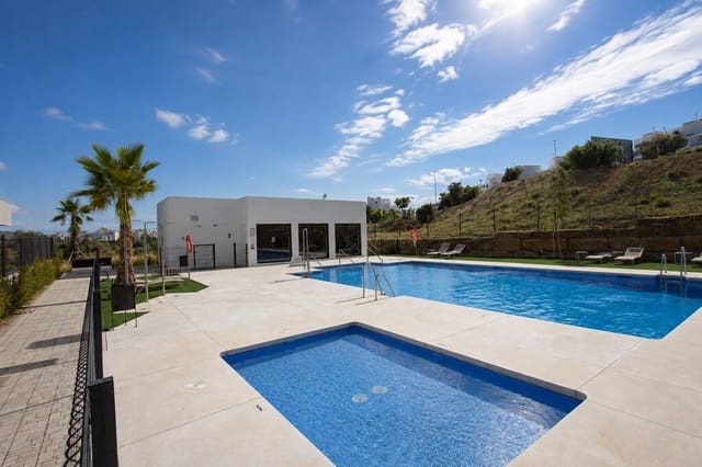 Apartamento de 2 habitaciones en Estepona en venta - 525.000 € (Ref: 9626520)