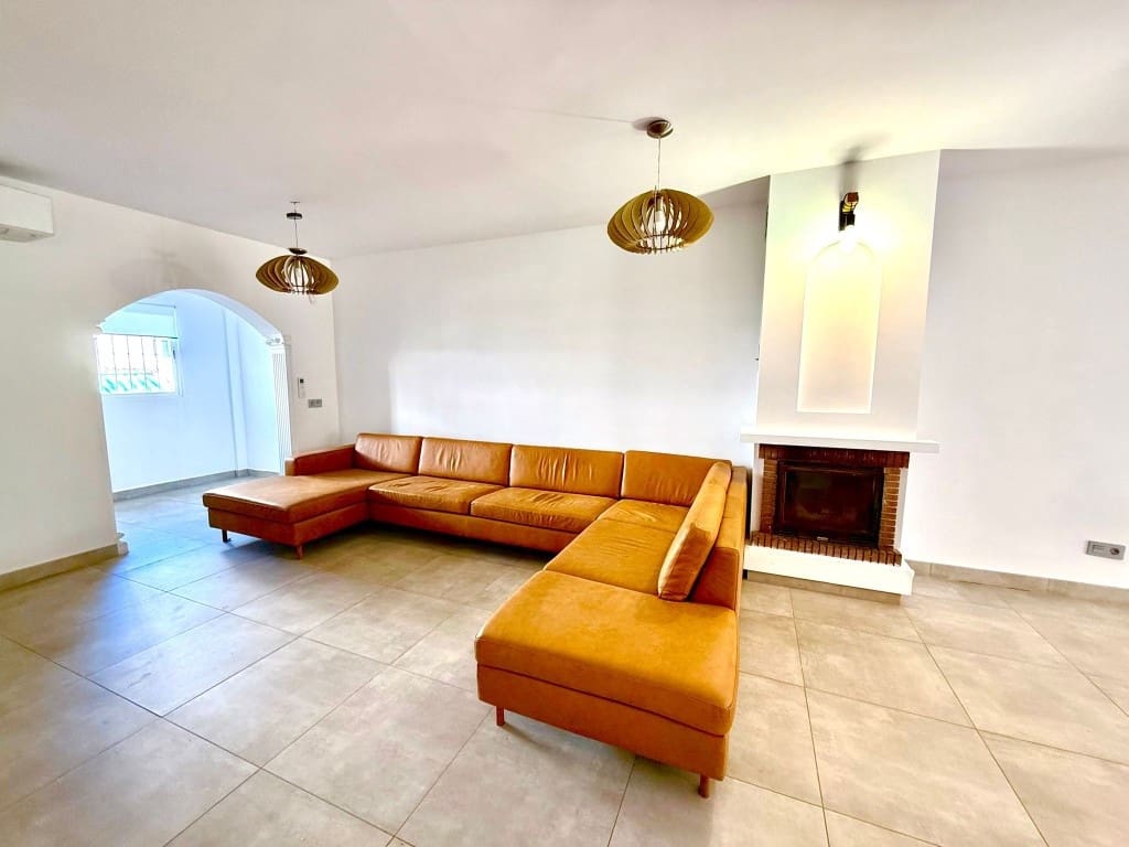 3 soverom Hus til salgs i Estepona - € 375 000 (Ref: 9669108)