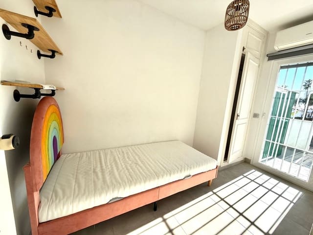 3 soverom Hus til salgs i Estepona - € 375 000 (Ref: 9669108)