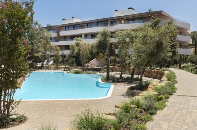 1 sypialnia Apartament na sprzedaż w San Roque Pueblo, San Roque z basenem - 850 000 € (Ref: 9804997)