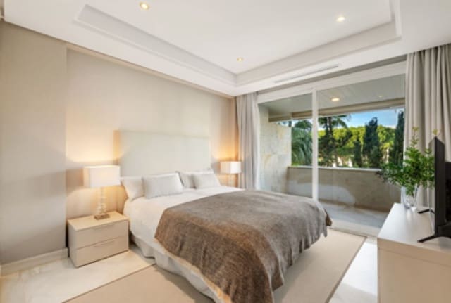 2 chambre Appartement à vendre à Marbella avec piscine - 1 210 000 € (Ref: 9805079)