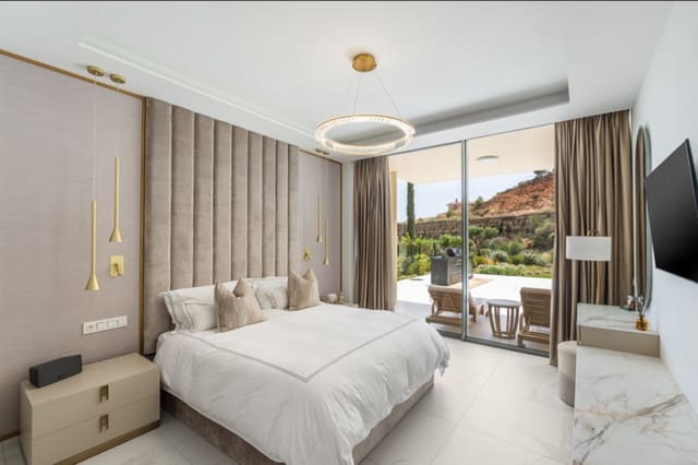 3 chambre Appartement à vendre à Puerto Marina, Benalmádena avec piscine - 1 450 000 € (Ref: 9805083)