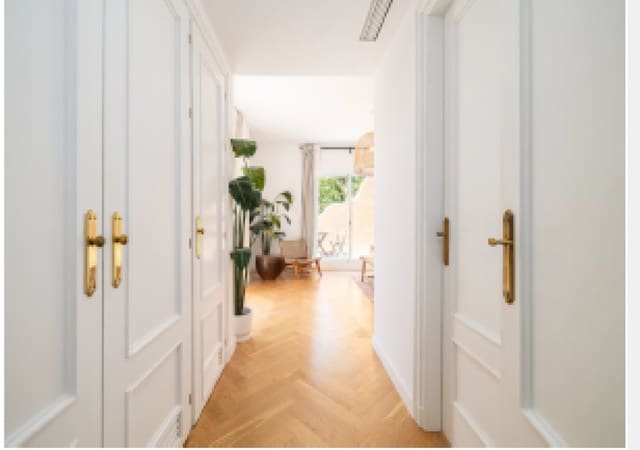 3 sovrum Lägenhet till salu i Nueva Andalucia, Marbella med pool - 1 145 000 € (Ref: 9805098)