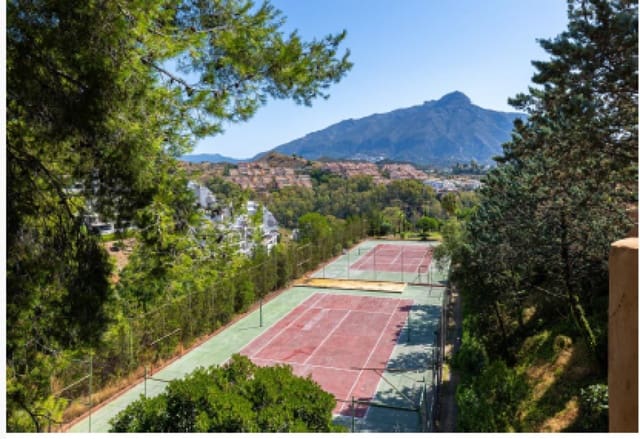 3 sovrum Lägenhet till salu i Nueva Andalucia, Marbella med pool - 1 145 000 € (Ref: 9805098)