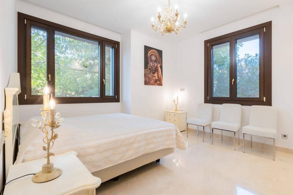 7 sypialnia Willa na sprzedaż w Marbella z basenem - 4 999 999 € (Ref: 9805099)