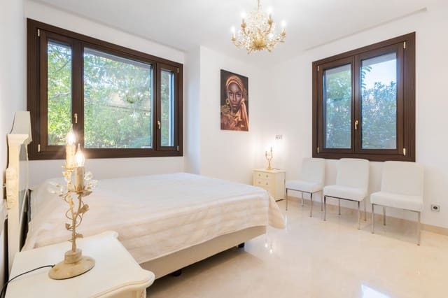 7 sypialnia Willa na sprzedaż w Marbella z basenem - 4 999 999 € (Ref: 9805099)