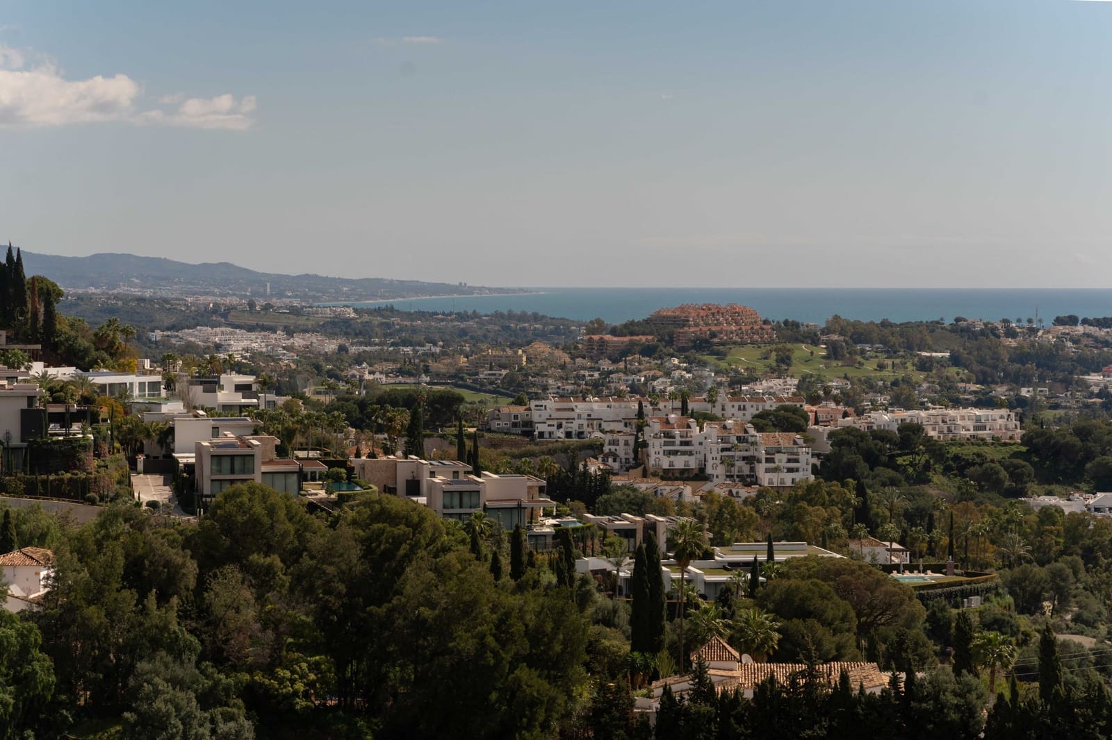 4 makuuhuone Omakotitalo myytävänä paikassa Marbella mukana uima-altaan - 1 195 000 € (Ref: 9805131)