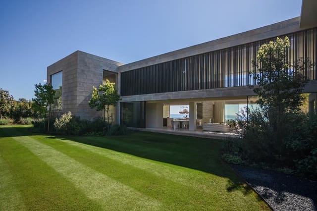 Chalet de 6 habitaciones en Sotogrande, San Roque en venta con piscina - 9.600.000 € (Ref: 9805136)