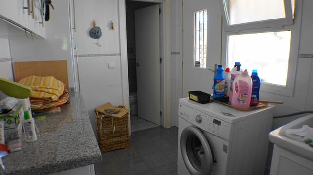 6 bedroom Villa for sale in Fuengirola with pool garage - € 850,000 (Ref: 5533587)