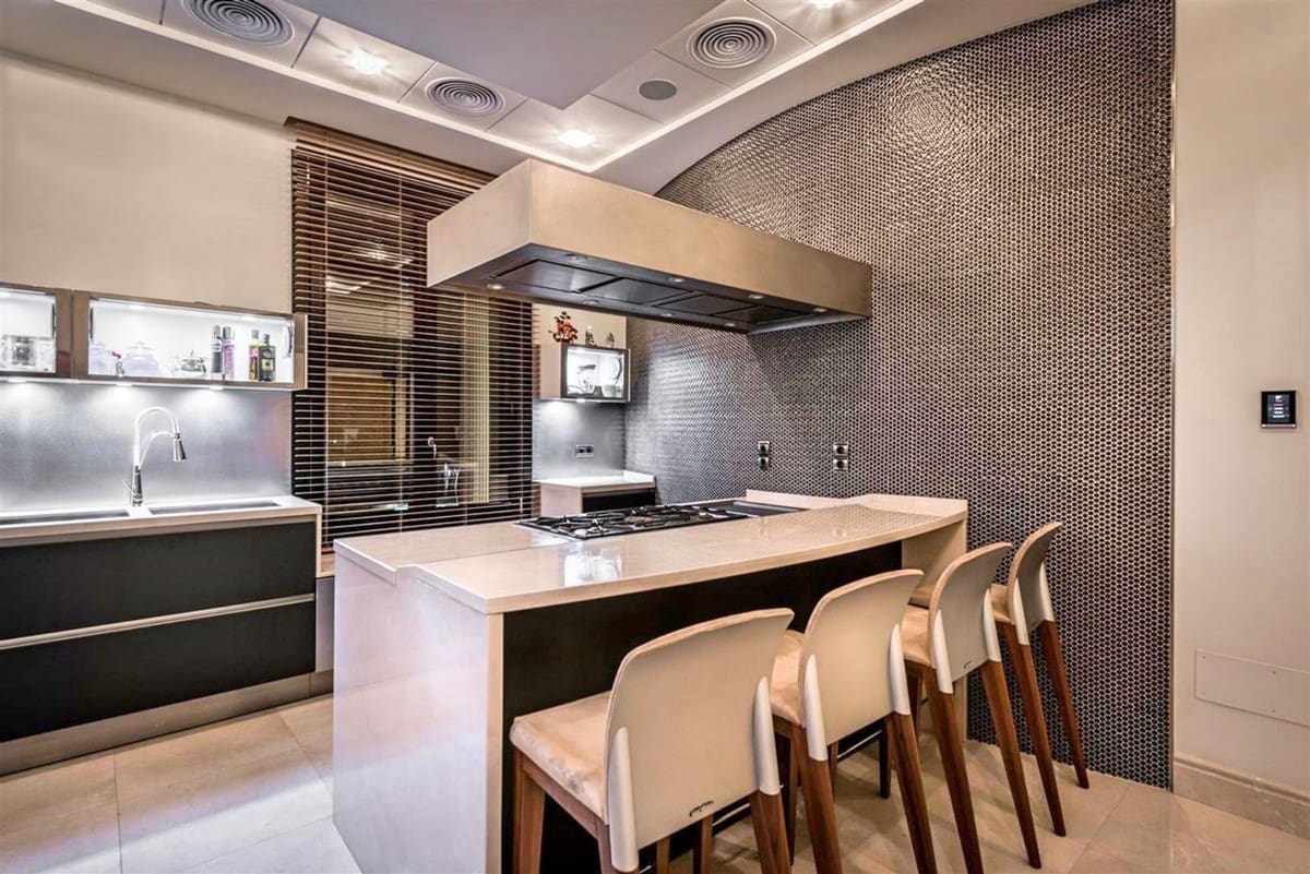 7 bedroom Villa for sale in Marbella with pool garage - € 9,500,000 (Ref: 6074569)