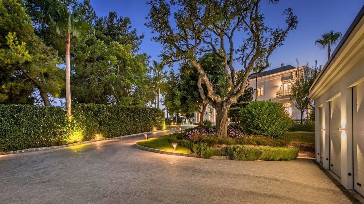 7 bedroom Villa for sale in Marbella with pool garage - € 9,500,000 (Ref: 6074569)