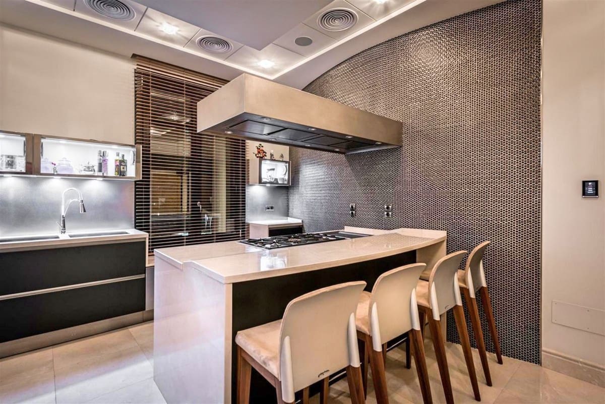 7 soveværelse Villa til salg i Marbella med swimmingpool garage - € 9.500.000 (Ref: 6074569)