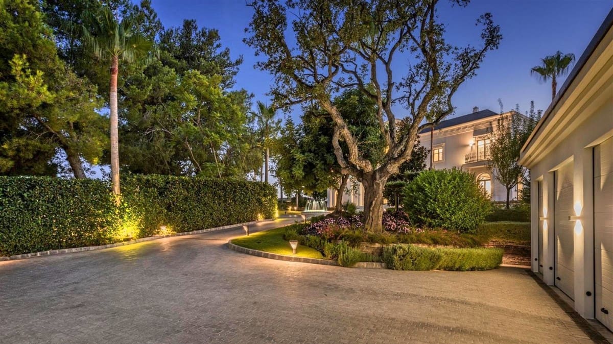 7 bedroom Villa for sale in Marbella with pool garage - € 9,500,000 (Ref: 6074569)