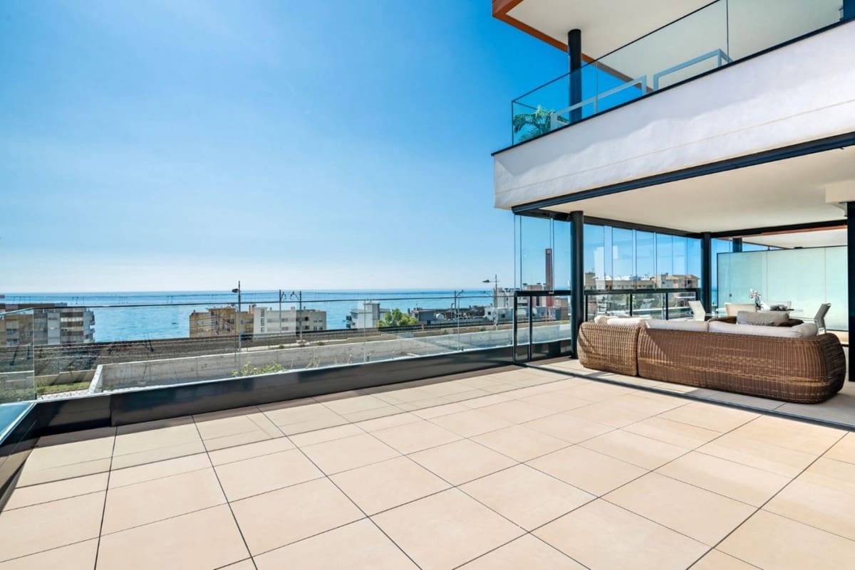 3 bedroom Apartment for sale in Fuengirola with pool garage - € 699,000 (Ref: 6680015)
