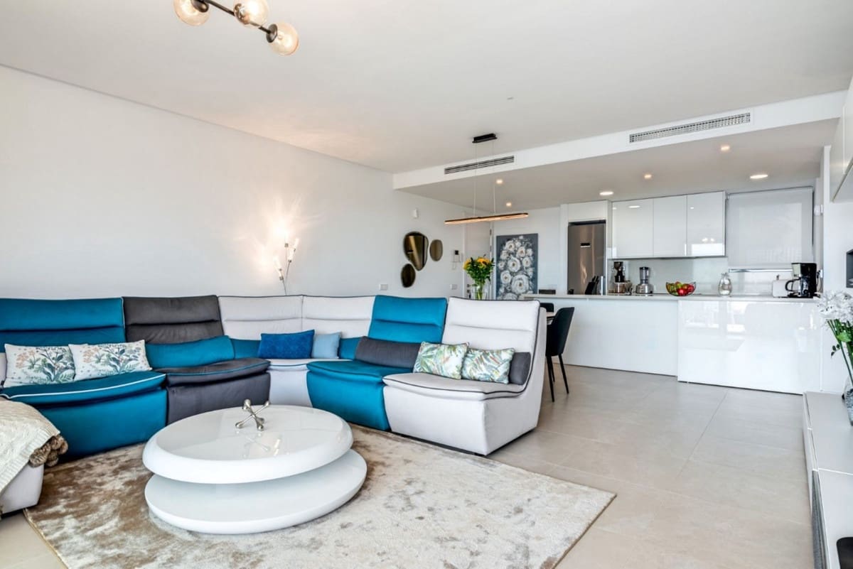 3 bedroom Apartment for sale in Fuengirola with pool garage - € 699,000 (Ref: 6680015)