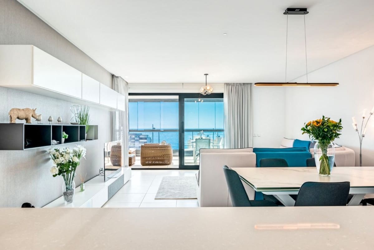 3 bedroom Apartment for sale in Fuengirola with pool garage - € 699,000 (Ref: 6680015)