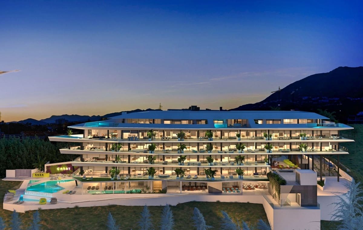 Apartamento de 2 habitaciones en Fuengirola en venta con piscina garaje - 895.000 € (Ref: 7154767)