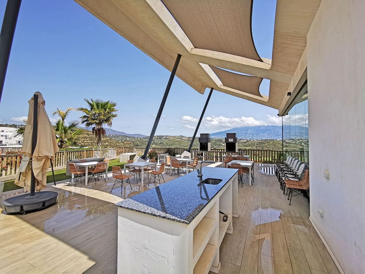 3 makuuhuone Huoneisto myytävänä paikassa La Cala de Mijas mukana uima-altaan 
autotalli - 499 000 € (Ref: 7550043)