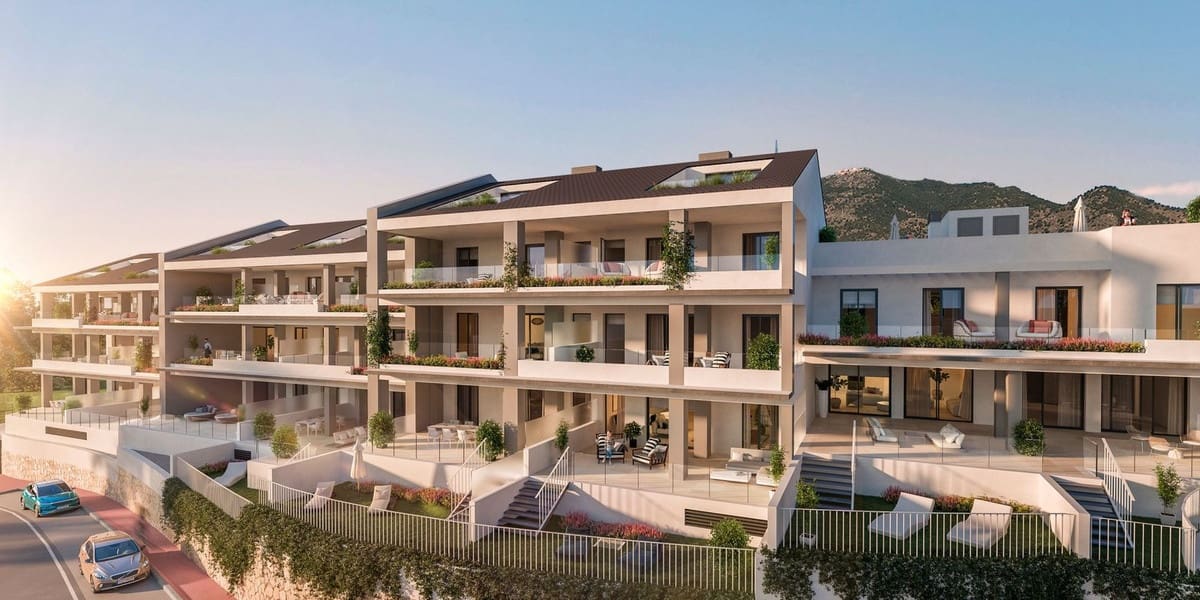 2 bedroom Penthouse for sale in Benalmadena with pool garage - € 598,000 (Ref: 7593348)