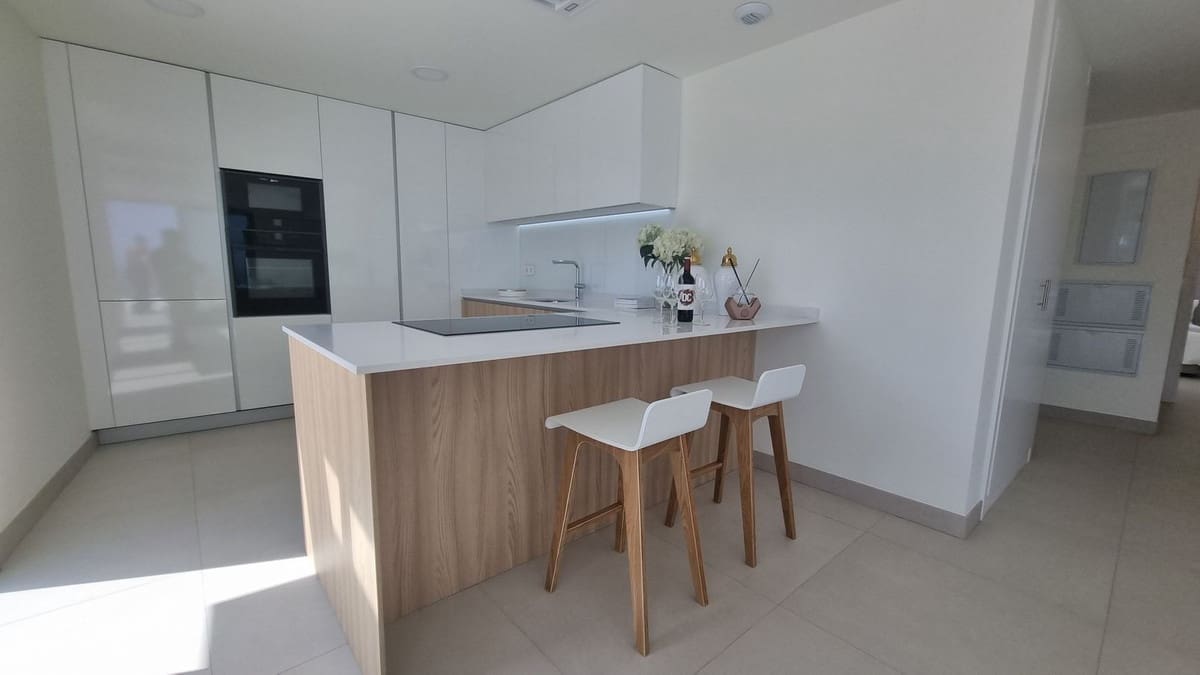 2 makuuhuone Kattohuoneisto myytävänä paikassa La Cala de Mijas mukana uima-altaan 
autotalli - 895 000 € (Ref: 7804601)