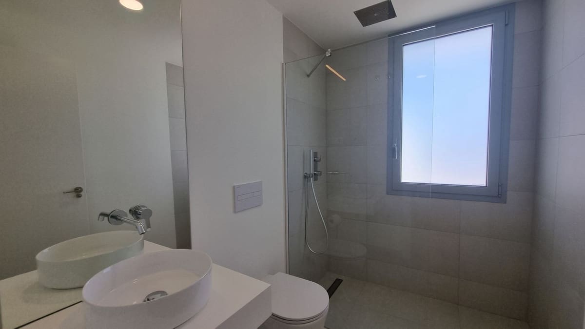 2 makuuhuone Kattohuoneisto myytävänä paikassa La Cala de Mijas mukana uima-altaan 
autotalli - 895 000 € (Ref: 7804601)