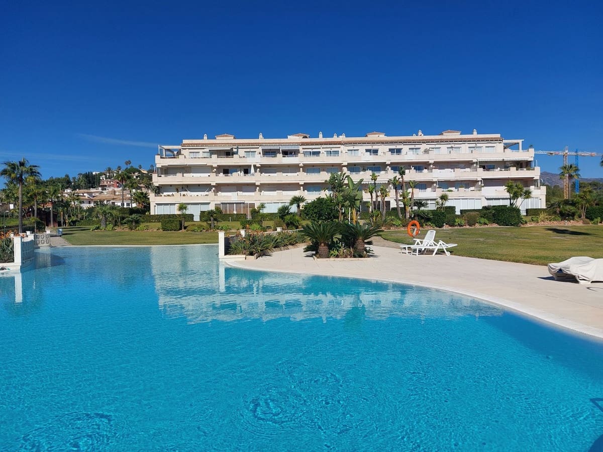 2 bedroom Apartment for sale in Mijas Costa, Mijas with pool garage €