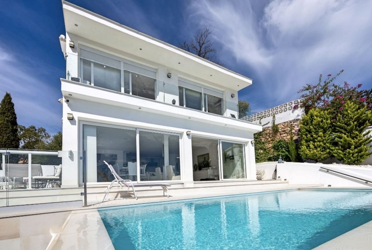 4 soveværelse Villa til salg i Fuengirola med swimmingpool garage - € 1.295.000 (Ref: 8262939)