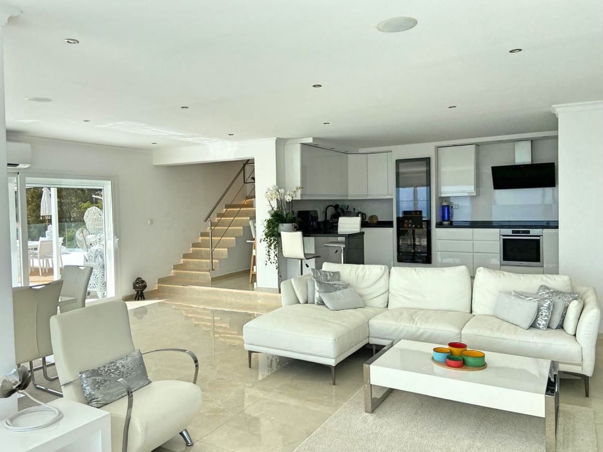 4 soveværelse Villa til salg i Fuengirola med swimmingpool garage - € 1.295.000 (Ref: 8262939)