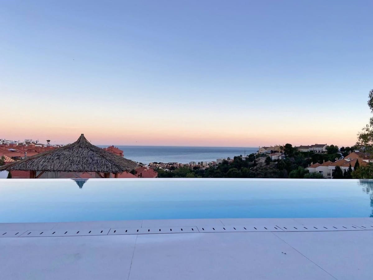 4 soveværelse Villa til salg i Fuengirola med swimmingpool garage - € 1.295.000 (Ref: 8262939)