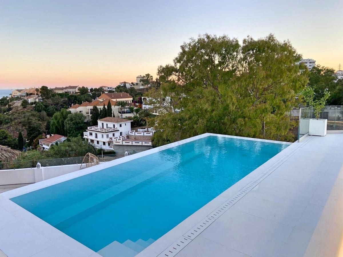 4 soveværelse Villa til salg i Fuengirola med swimmingpool garage - € 1.295.000 (Ref: 8262939)