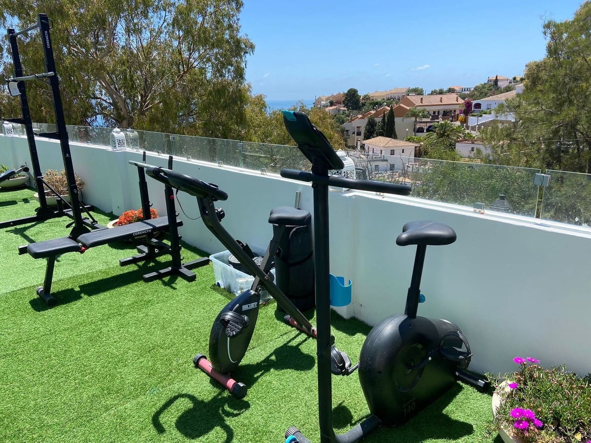 4 soveværelse Villa til salg i Fuengirola med swimmingpool garage - € 1.295.000 (Ref: 8262939)