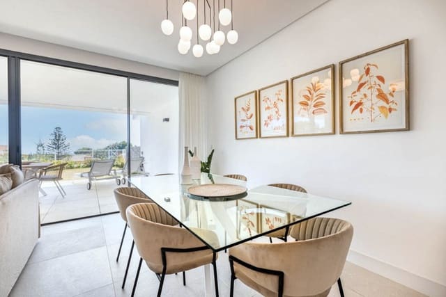 Apartamento de 2 habitaciones en Cabopino, Marbella en venta con piscina garaje - 690.000 € (Ref: 8413914)