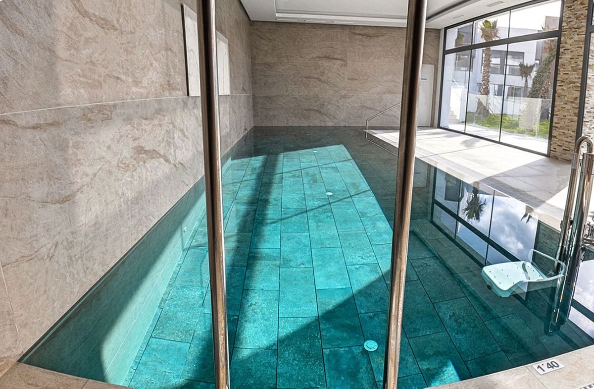 2 bedroom Apartment for sale in Cabopino with pool garage - € 690,000 (Ref: 8413914)