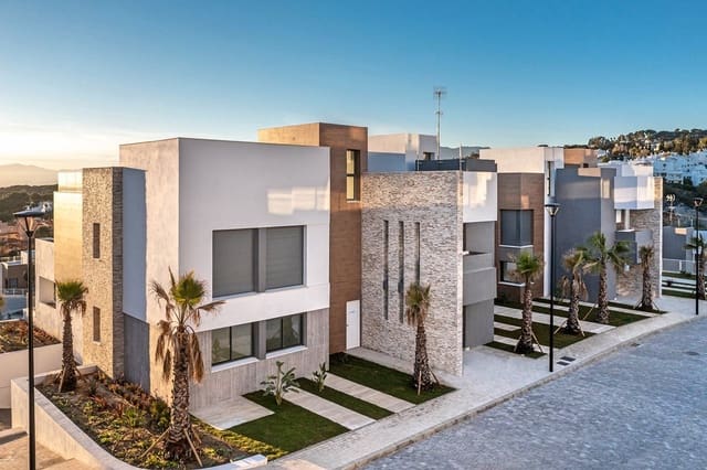 2 soveværelse Lejlighed til salg i Cabopino, Marbella med swimmingpool garage - € 690.000 (Ref: 8413914)